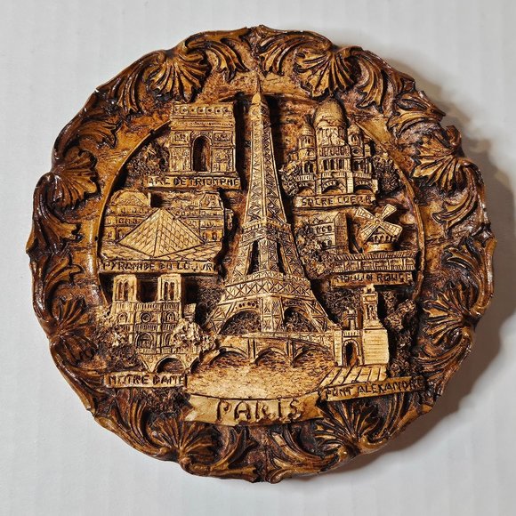 Rare Mid Century Round Chalkware Paris Souvenir Plate 6.25" Parisian Scene 3D - Picture 1 of 15